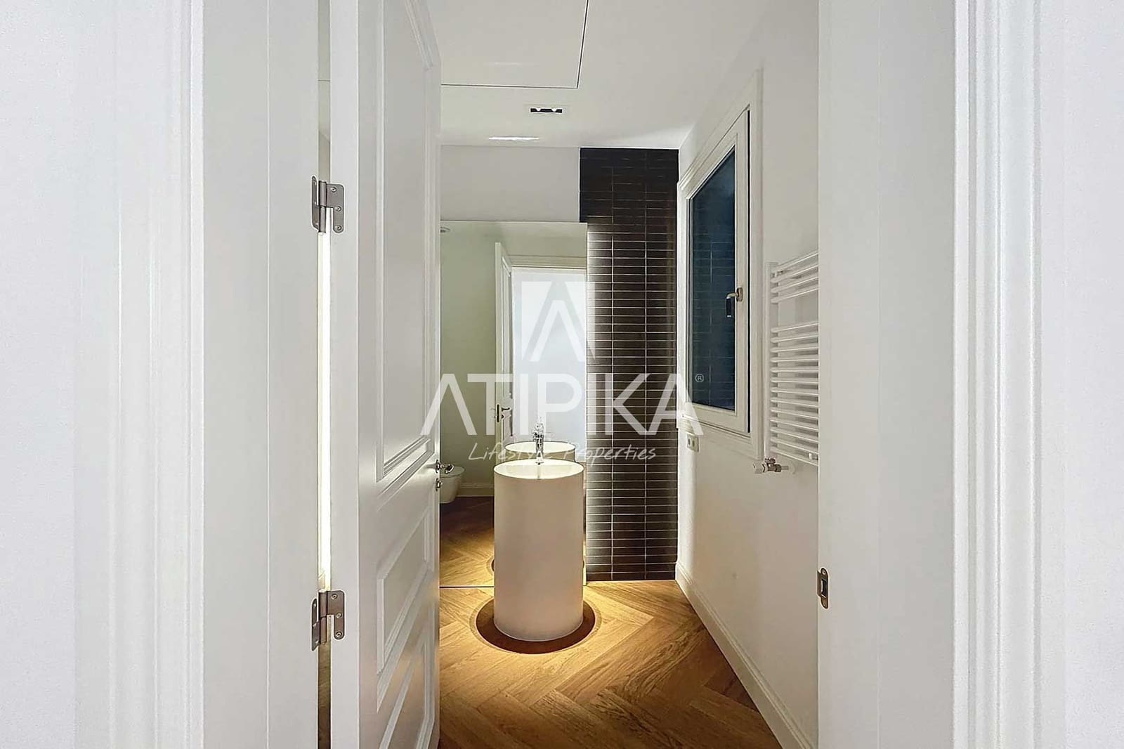 3 bedroom Apartment for rent in Barcelona city with pool - € 9,000 (Ref: 9548764)