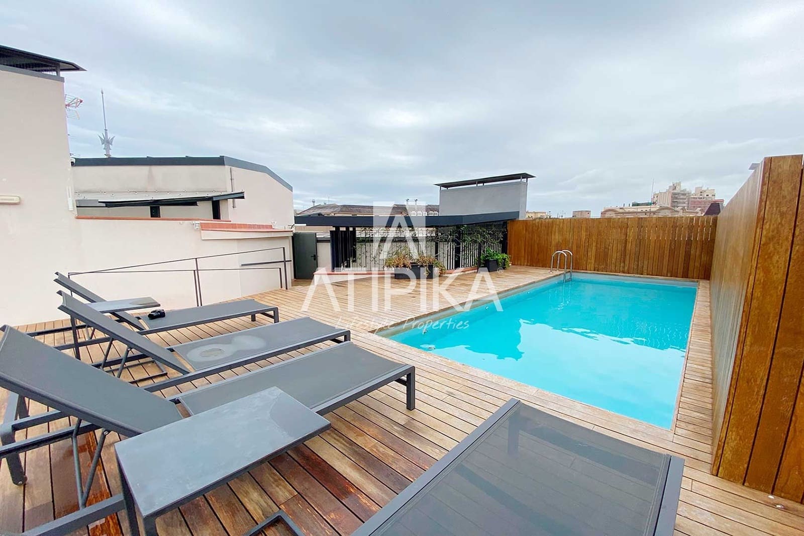 3 bedroom Apartment for rent in Barcelona city with pool - € 9,000 (Ref: 9548764)