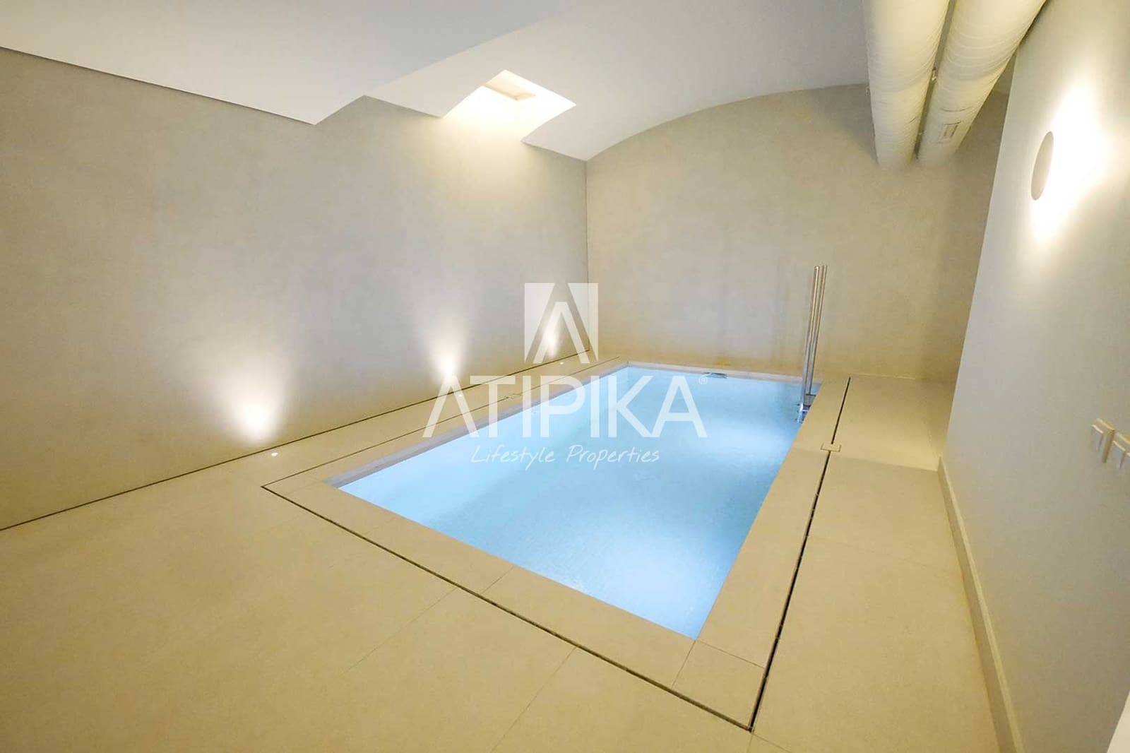 3 bedroom Apartment for rent in Barcelona city with pool - € 9,000 (Ref: 9548764)