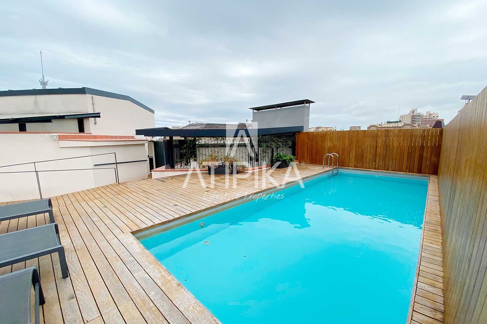 3 bedroom Apartment for rent in Barcelona city with pool - € 9,000 (Ref: 9548764)