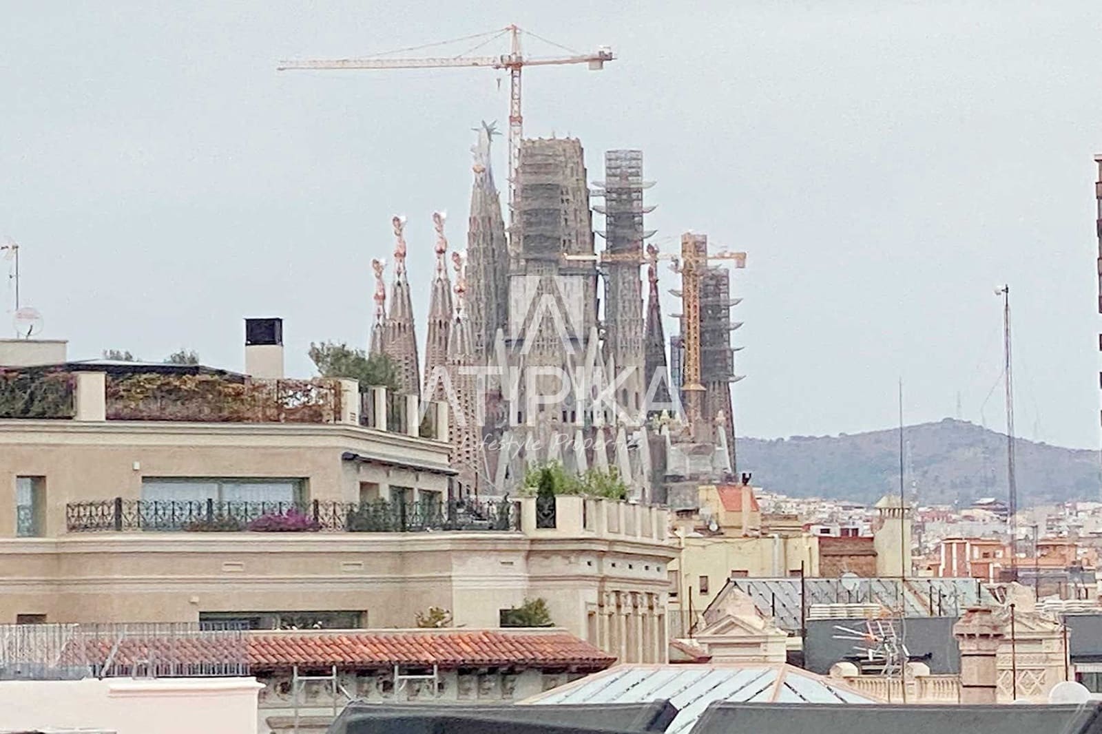 3 bedroom Apartment for rent in Barcelona city with pool - € 9,000 (Ref: 9548764)