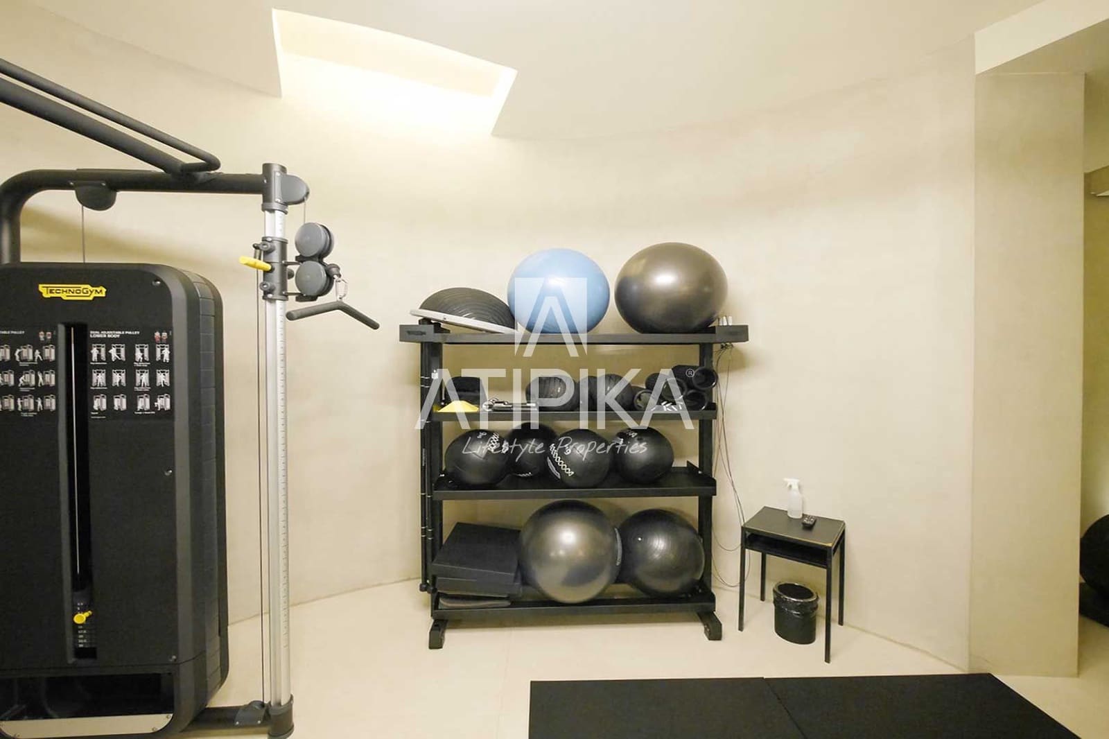 3 bedroom Apartment for rent in Barcelona city with pool - € 9,000 (Ref: 9548764)