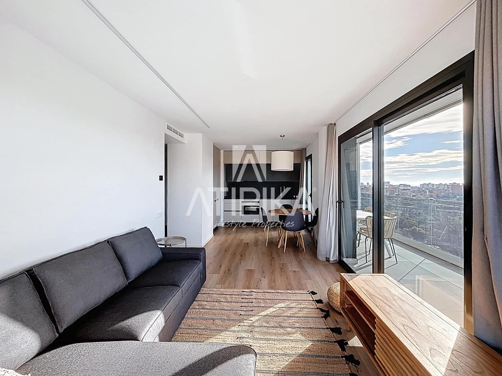 2 makuuhuone Kattohuoneisto vuokrattavana paikassa Esplugues de Llobregat mukana uima-altaan - 2 500 € (Ref: 9548765)