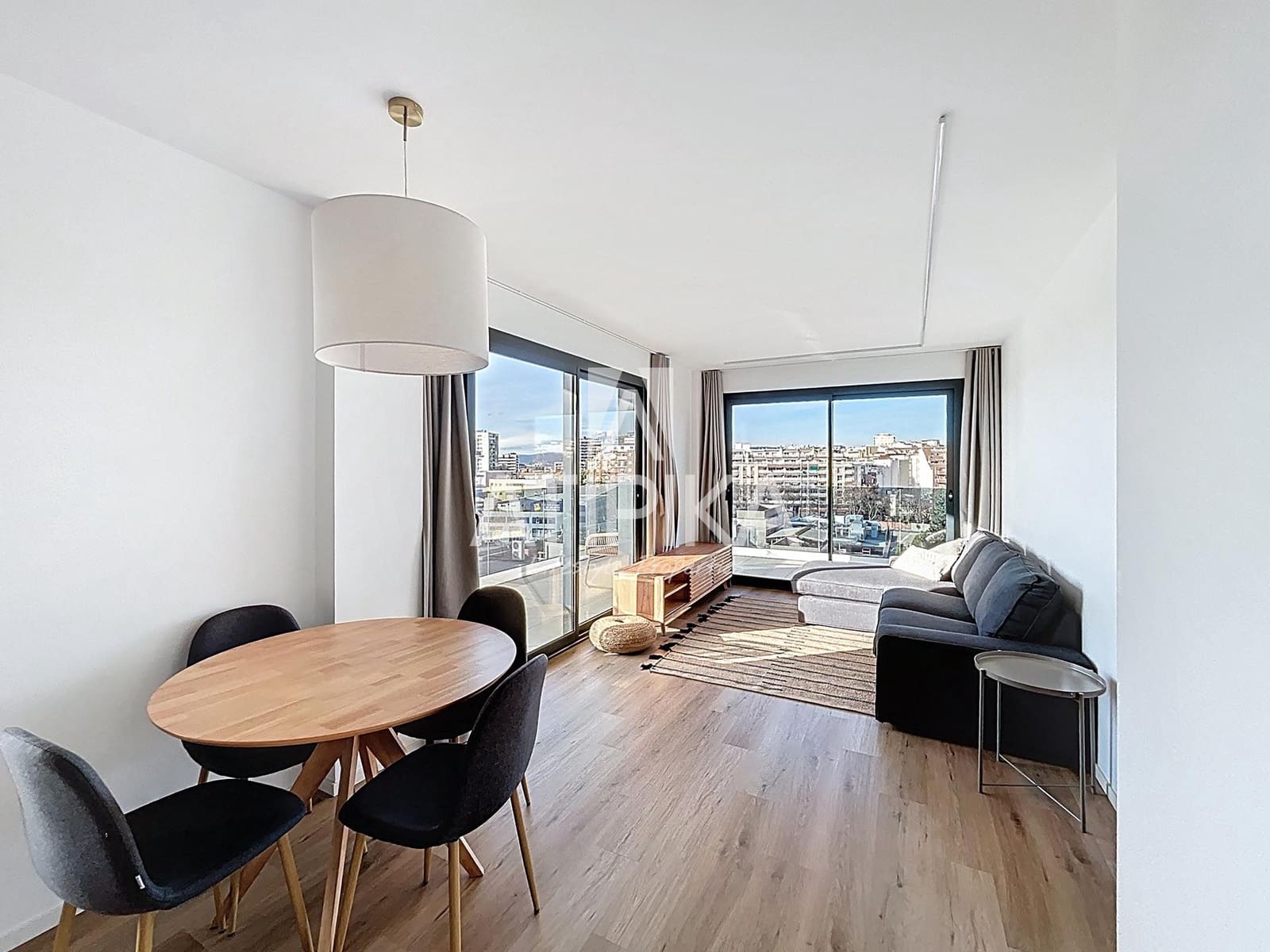 2 makuuhuone Kattohuoneisto vuokrattavana paikassa Esplugues de Llobregat mukana uima-altaan - 2 500 € (Ref: 9548765)