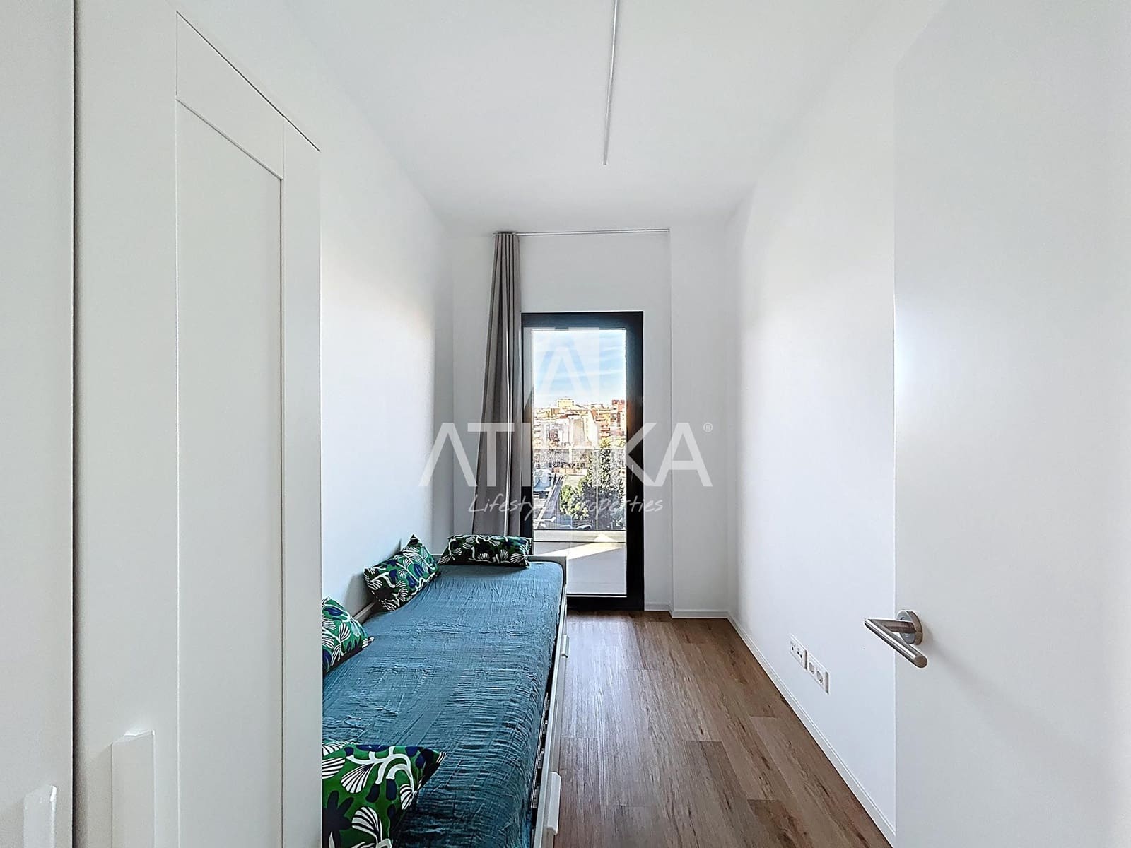 2 makuuhuone Kattohuoneisto vuokrattavana paikassa Esplugues de Llobregat mukana uima-altaan - 2 500 € (Ref: 9548765)