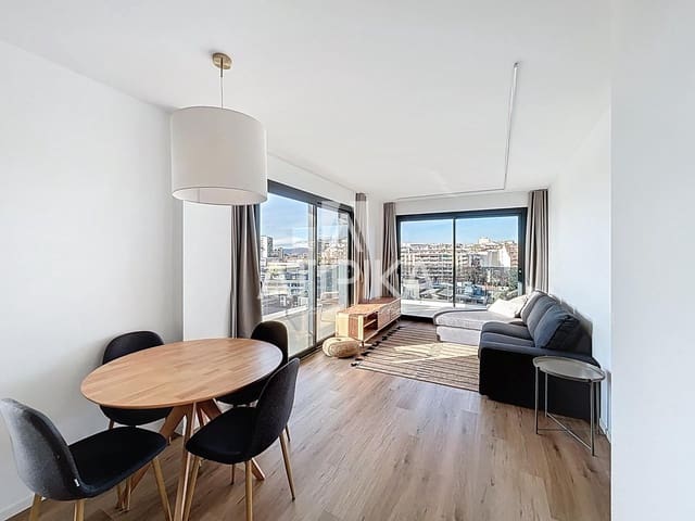 2 makuuhuone Kattohuoneisto vuokrattavana paikassa Esplugues de Llobregat mukana uima-altaan - 2 500 € (Ref: 9548765)