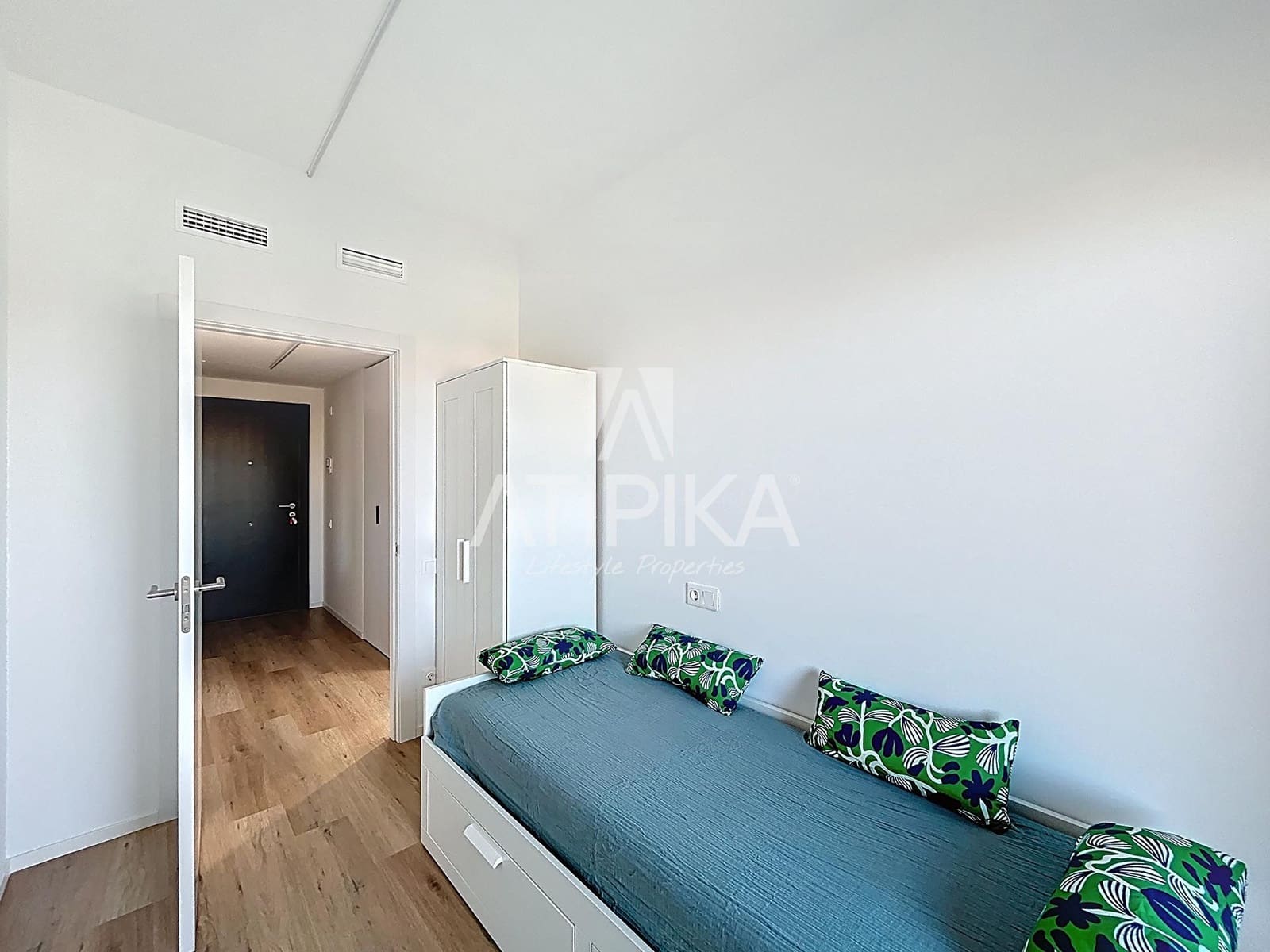 2 makuuhuone Kattohuoneisto vuokrattavana paikassa Esplugues de Llobregat mukana uima-altaan - 2 500 € (Ref: 9548765)