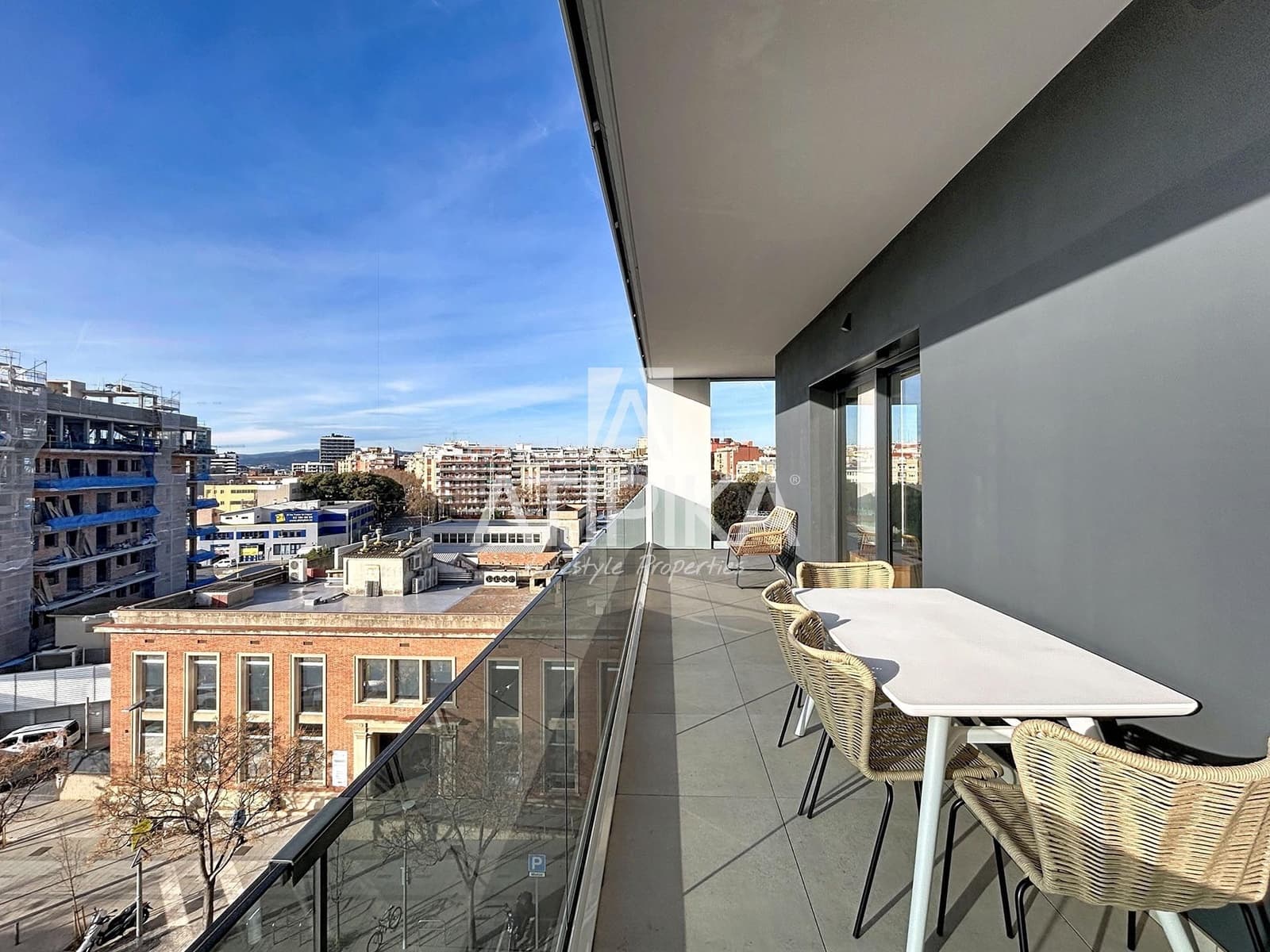 2 makuuhuone Kattohuoneisto vuokrattavana paikassa Esplugues de Llobregat mukana uima-altaan - 2 500 € (Ref: 9548765)