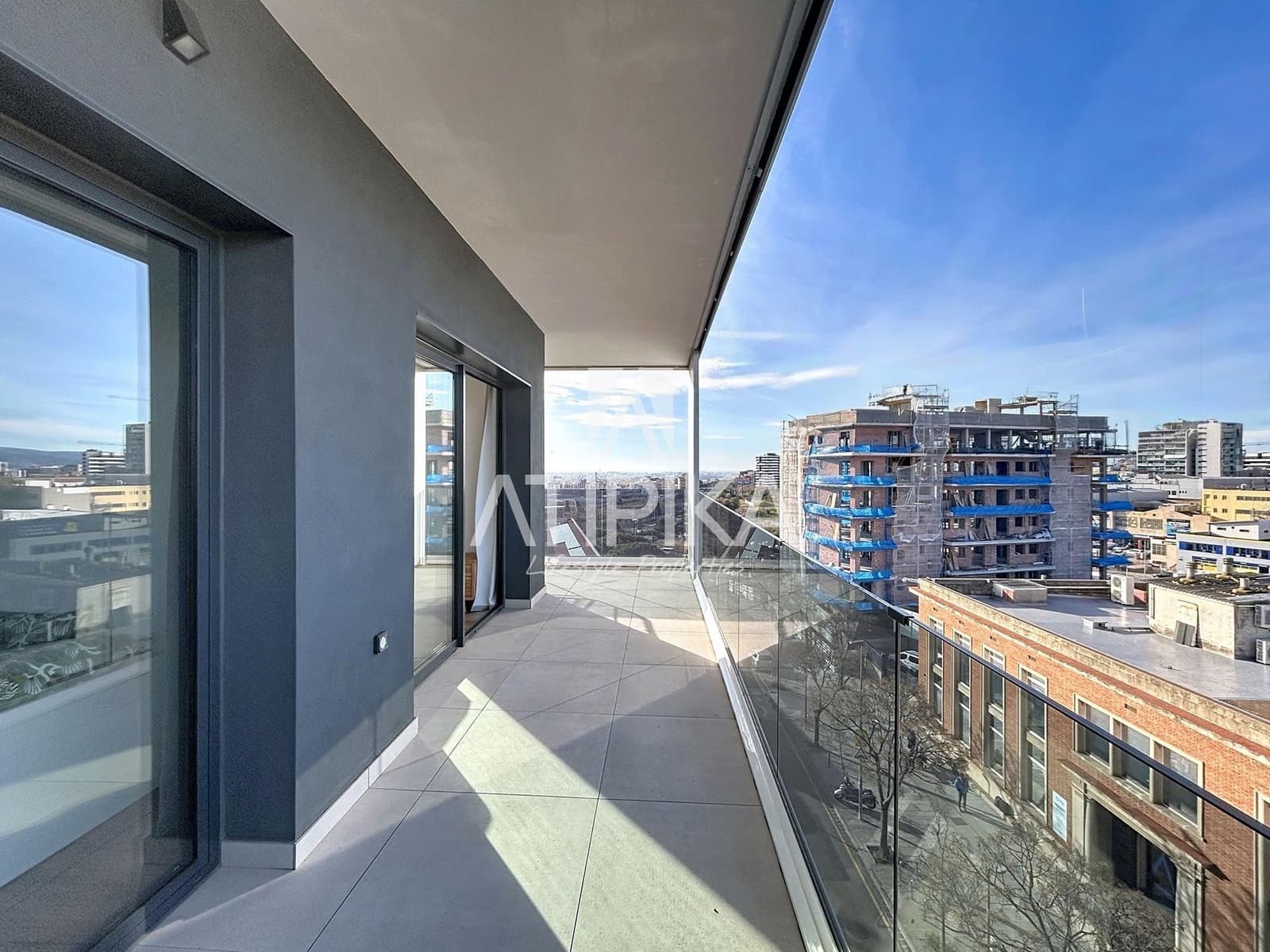 2 makuuhuone Kattohuoneisto vuokrattavana paikassa Esplugues de Llobregat mukana uima-altaan - 2 500 € (Ref: 9548765)