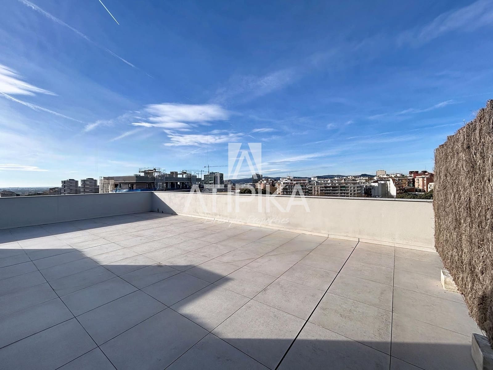 2 makuuhuone Kattohuoneisto vuokrattavana paikassa Esplugues de Llobregat mukana uima-altaan - 2 500 € (Ref: 9548765)