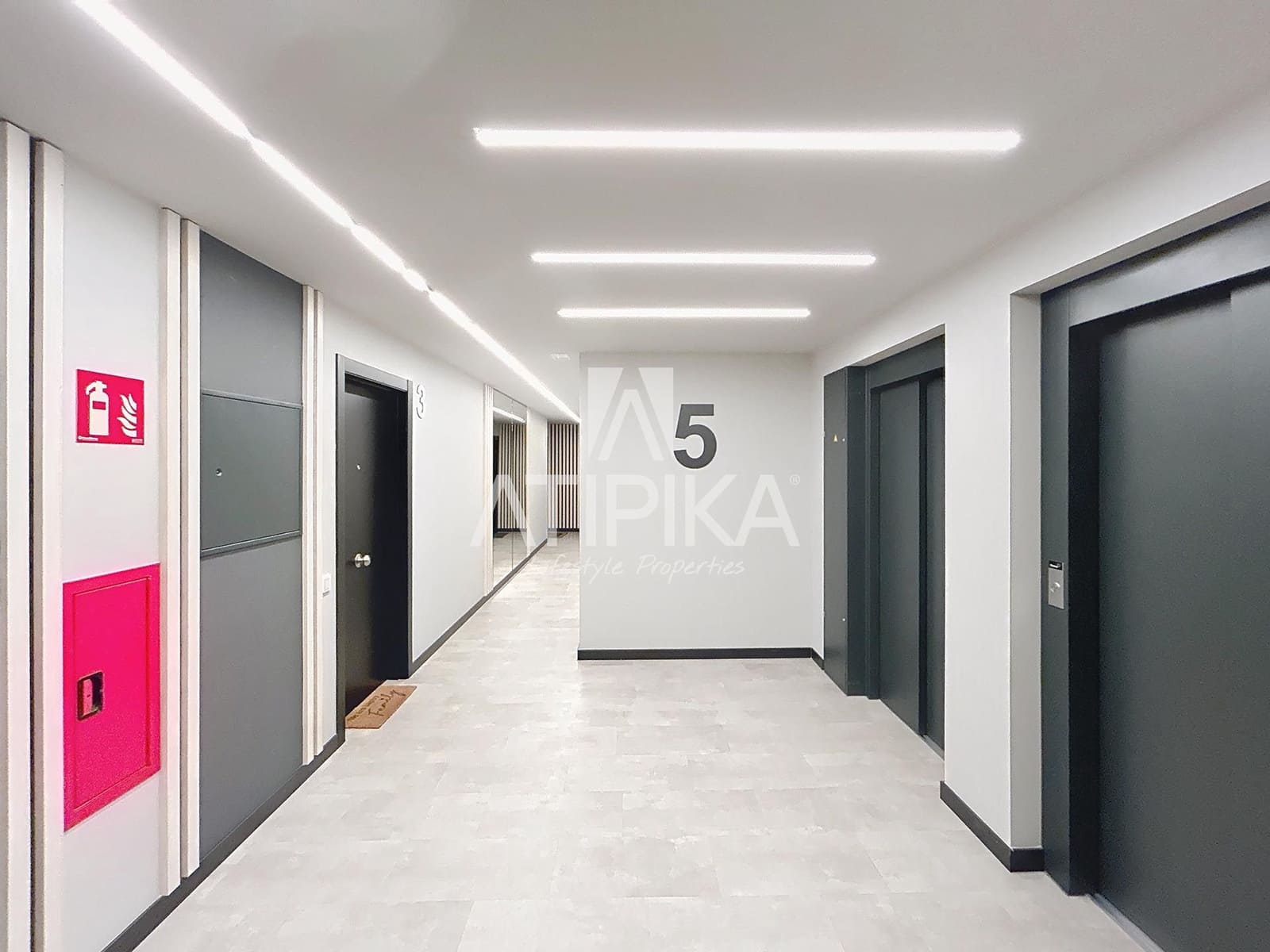 2 makuuhuone Kattohuoneisto vuokrattavana paikassa Esplugues de Llobregat mukana uima-altaan - 2 500 € (Ref: 9548765)