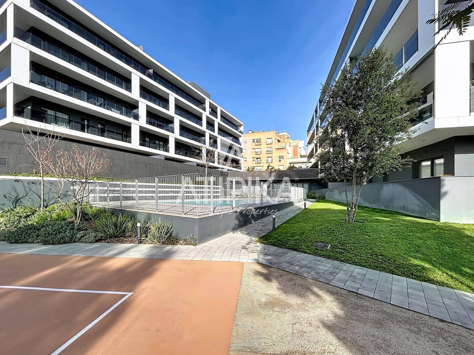 2 makuuhuone Kattohuoneisto vuokrattavana paikassa Esplugues de Llobregat mukana uima-altaan - 2 500 € (Ref: 9548765)