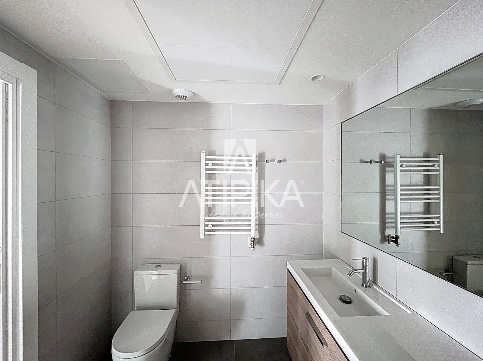 4 bedroom Apartment for sale in Badalona with pool - € 657,000 (Ref: 9548769)