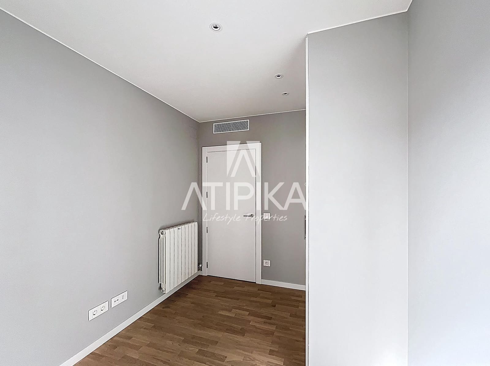 4 bedroom Apartment for sale in Badalona with pool - € 657,000 (Ref: 9548769)