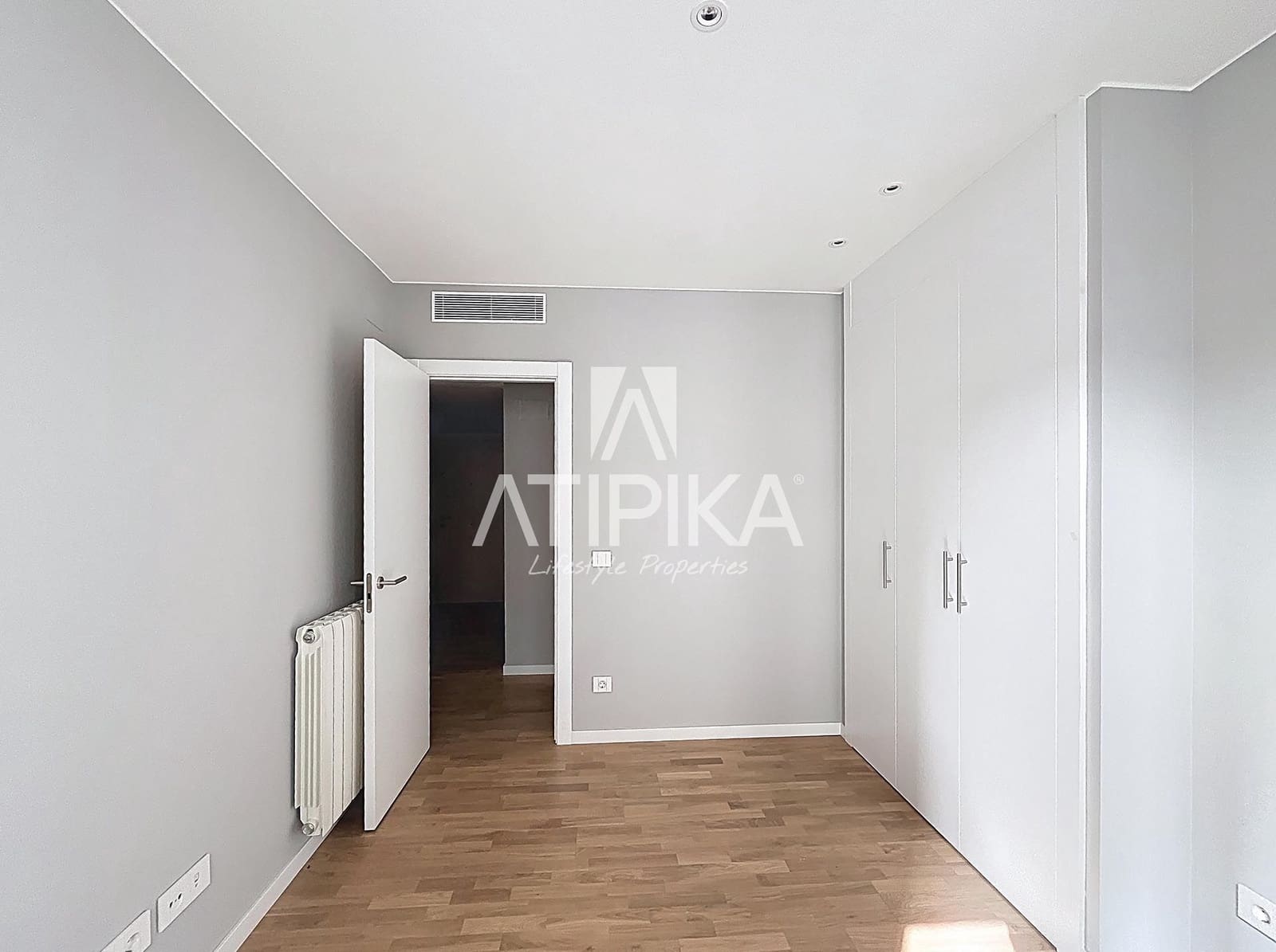 4 bedroom Apartment for sale in Badalona with pool - € 657,000 (Ref: 9548769)