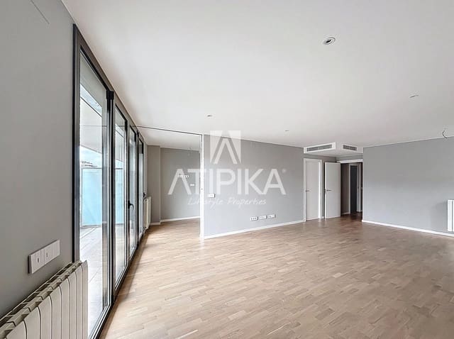 4 chambre Appartement à vendre à Badalona avec piscine - 657 000 € (Ref: 9548769)