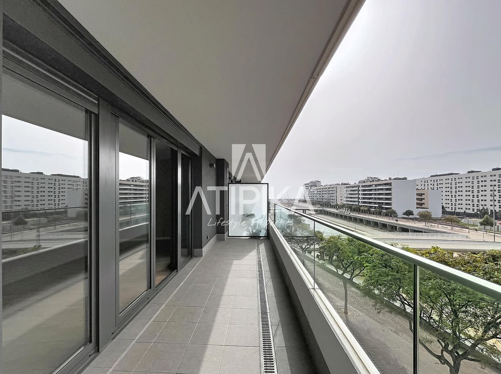 4 bedroom Apartment for sale in Badalona with pool - € 657,000 (Ref: 9548769)