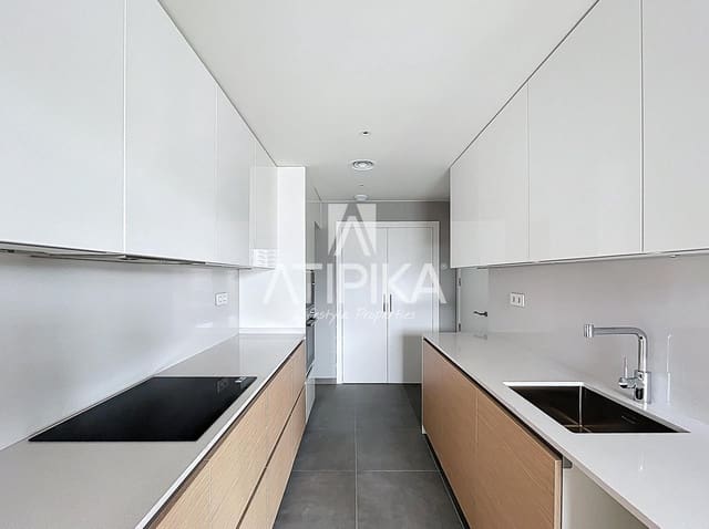4 chambre Appartement à vendre à Badalona avec piscine - 657 000 € (Ref: 9548769)