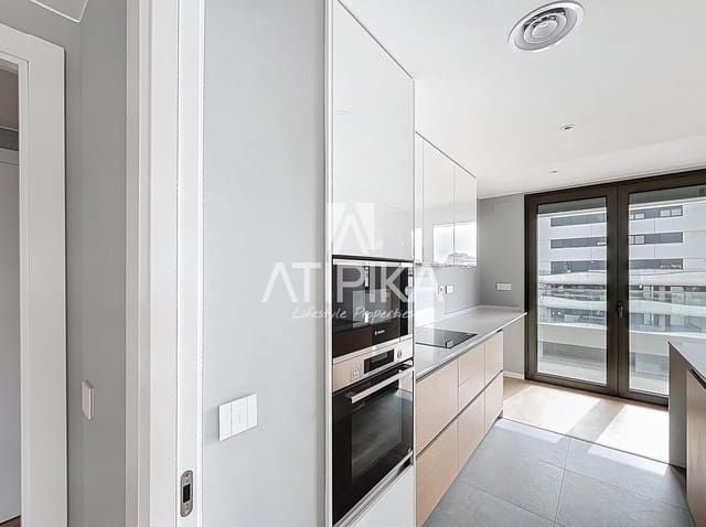 3 slaapkamer Appartement te koop in Badalona met zwembad - € 632.000 (Ref: 9548770)