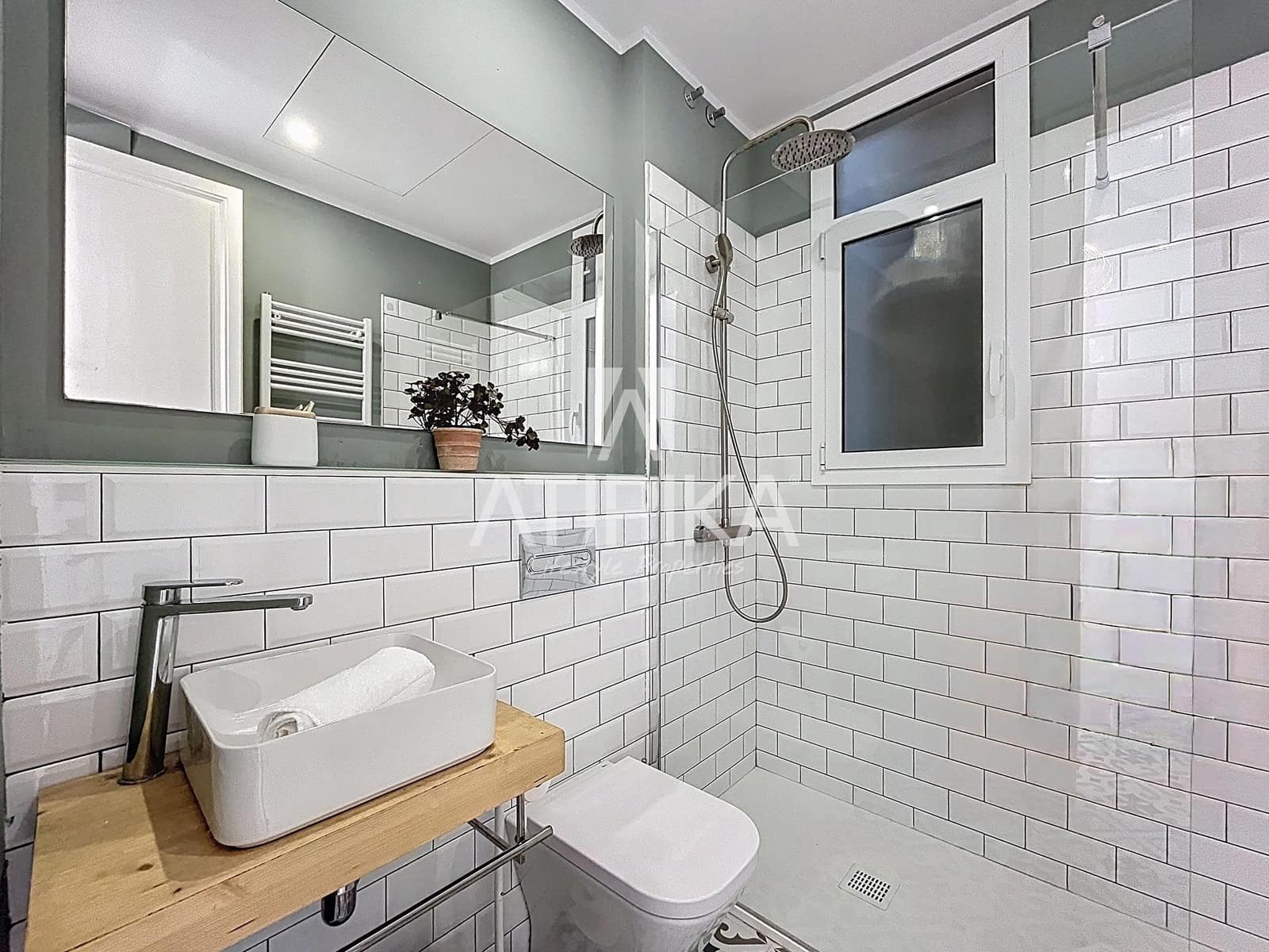 3 soveværelse Lejlighed til salg i Barcelona by - € 645.000 (Ref: 9548774)