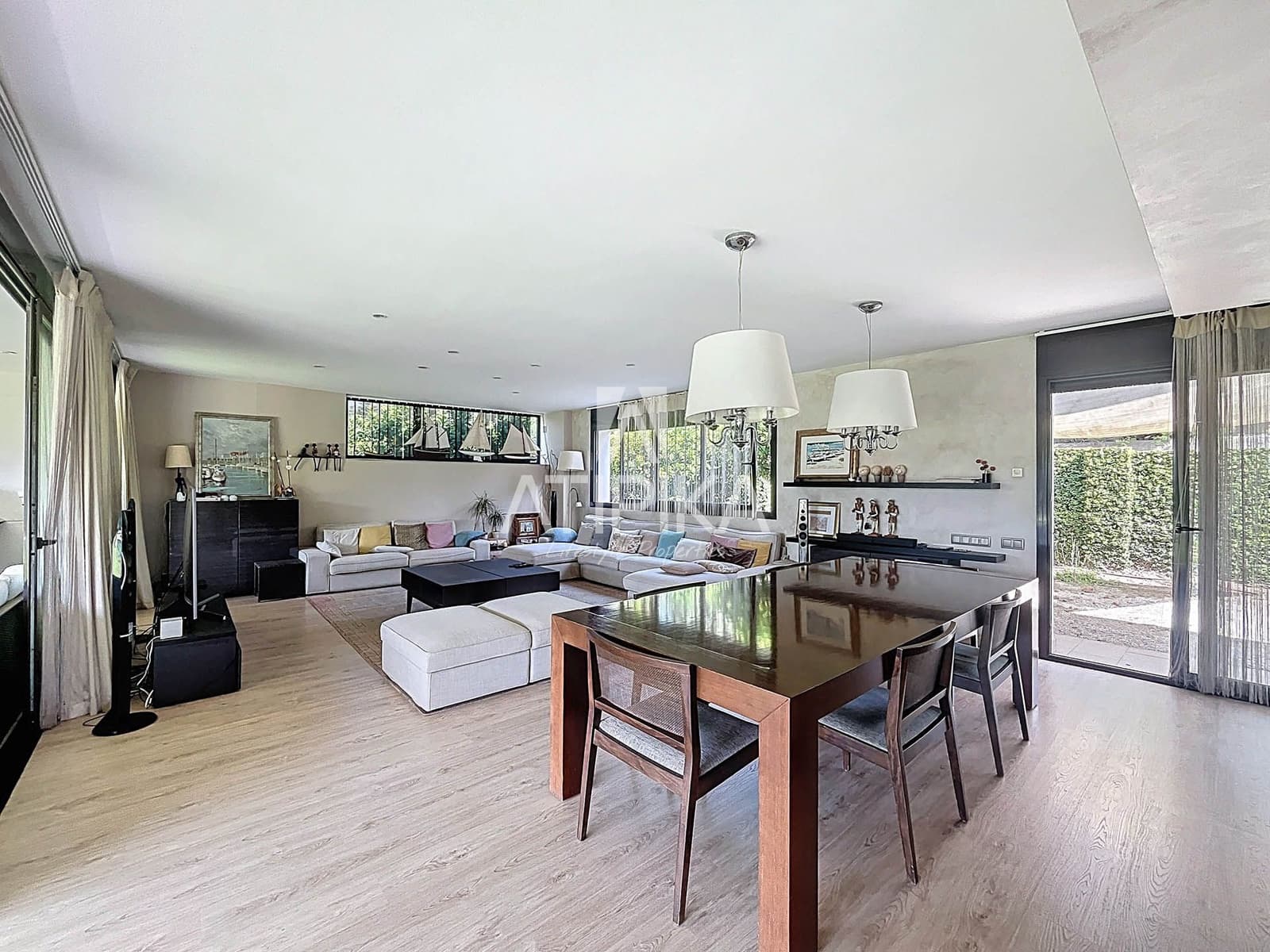 4 soveværelse Villa til salg i Cabrera de Mar med swimmingpool - € 1.750.000 (Ref: 9548793)