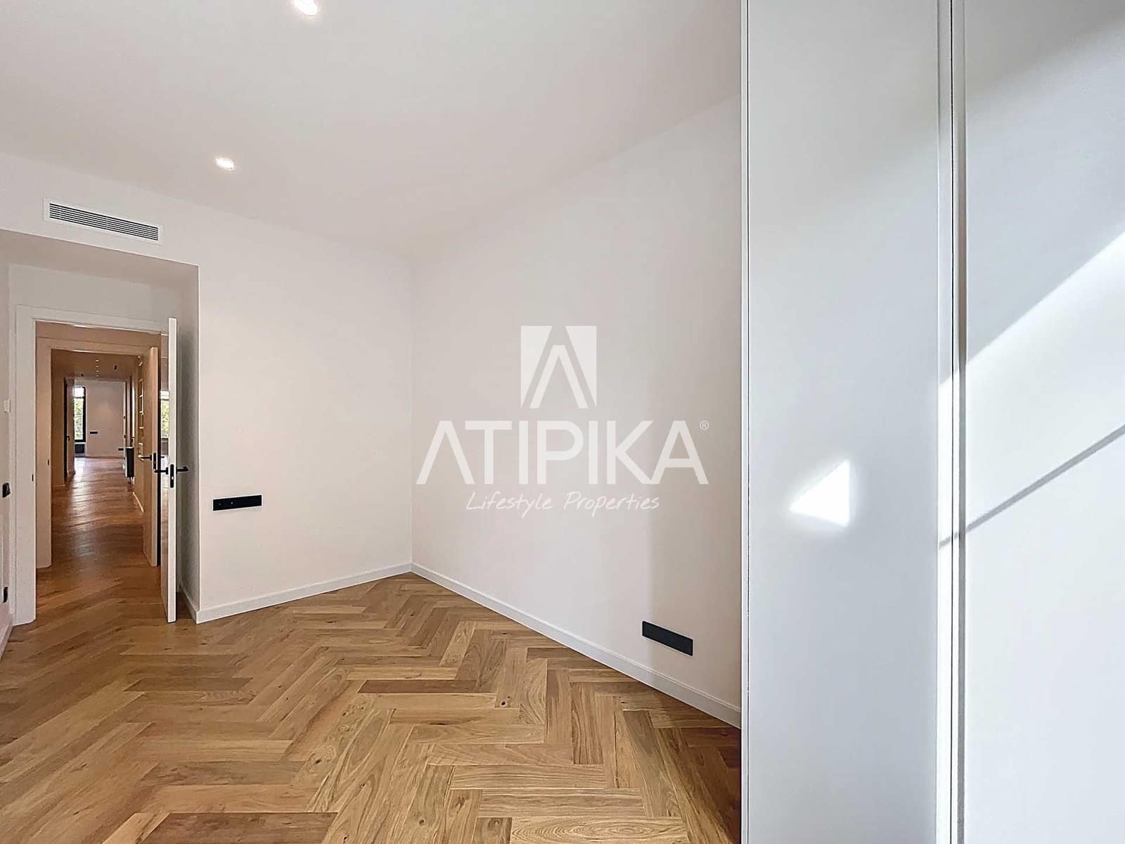 3 bedroom Apartment for sale in Barcelona city - € 1,800,000 (Ref: 9548795)