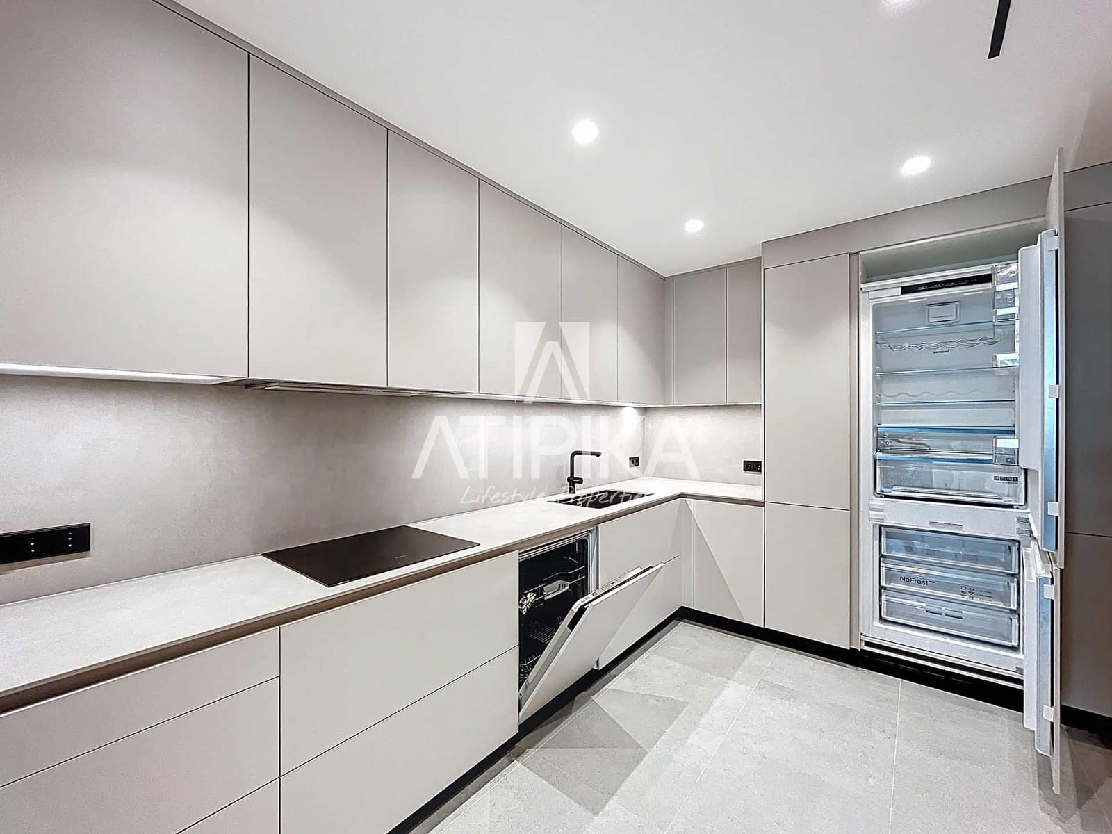 3 bedroom Apartment for sale in Barcelona city - € 1,800,000 (Ref: 9548795)