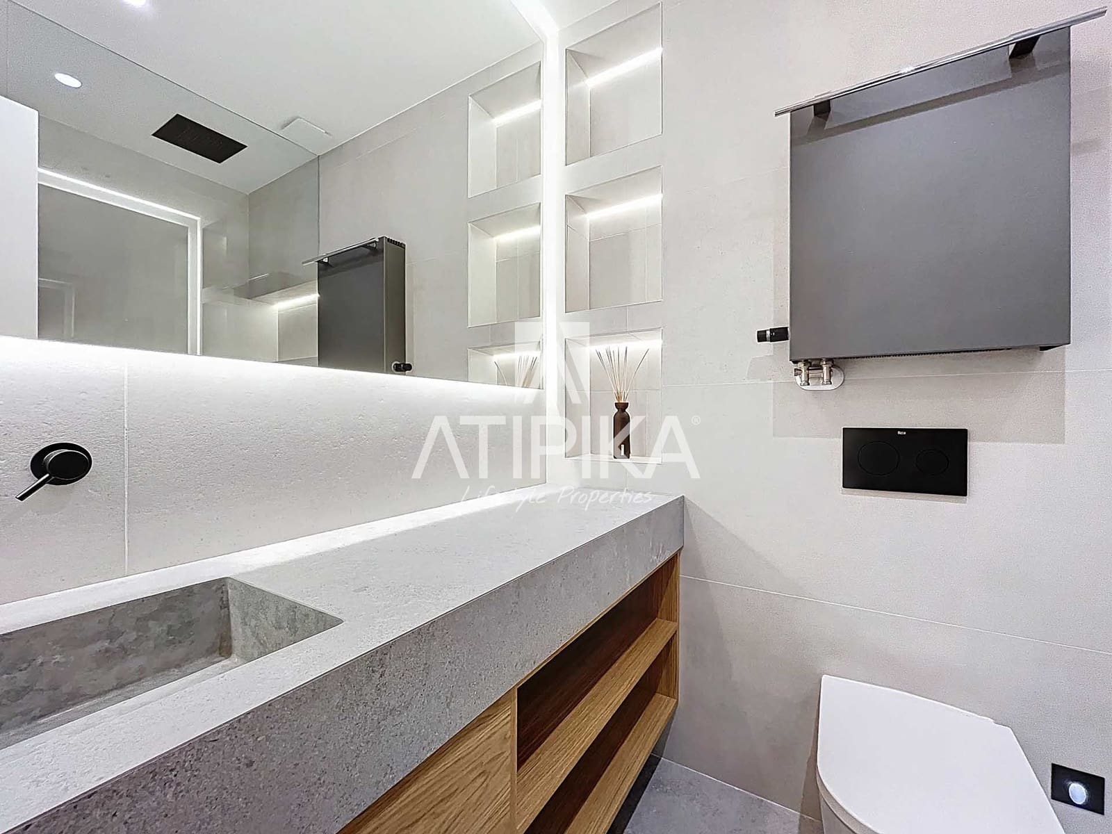 3 bedroom Apartment for sale in Barcelona city - € 1,800,000 (Ref: 9548795)