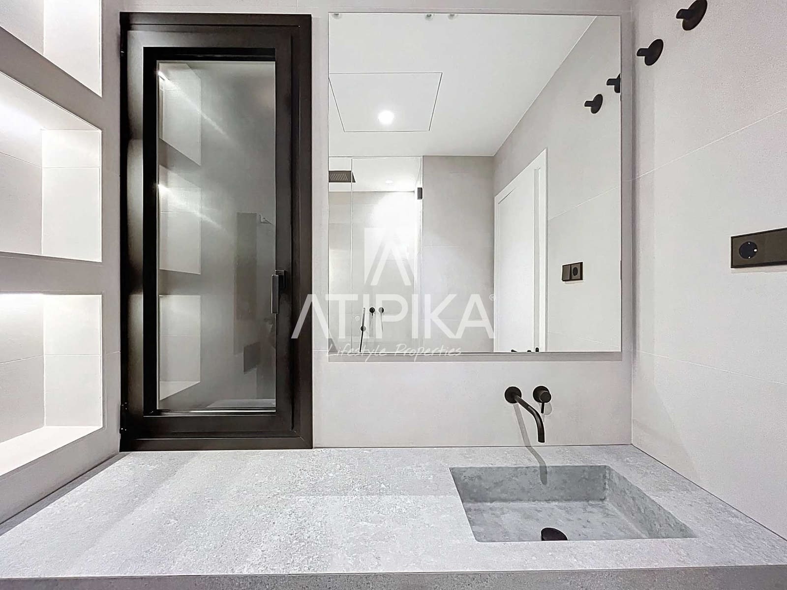 3 bedroom Apartment for sale in Barcelona city - € 1,800,000 (Ref: 9548795)