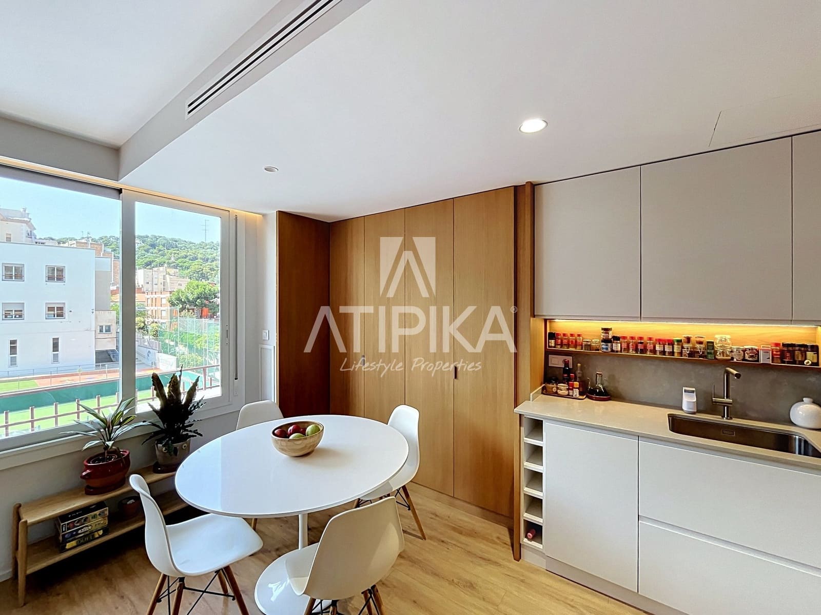 3 bedroom Apartment for sale in Barcelona city - € 620,000 (Ref: 9941293)