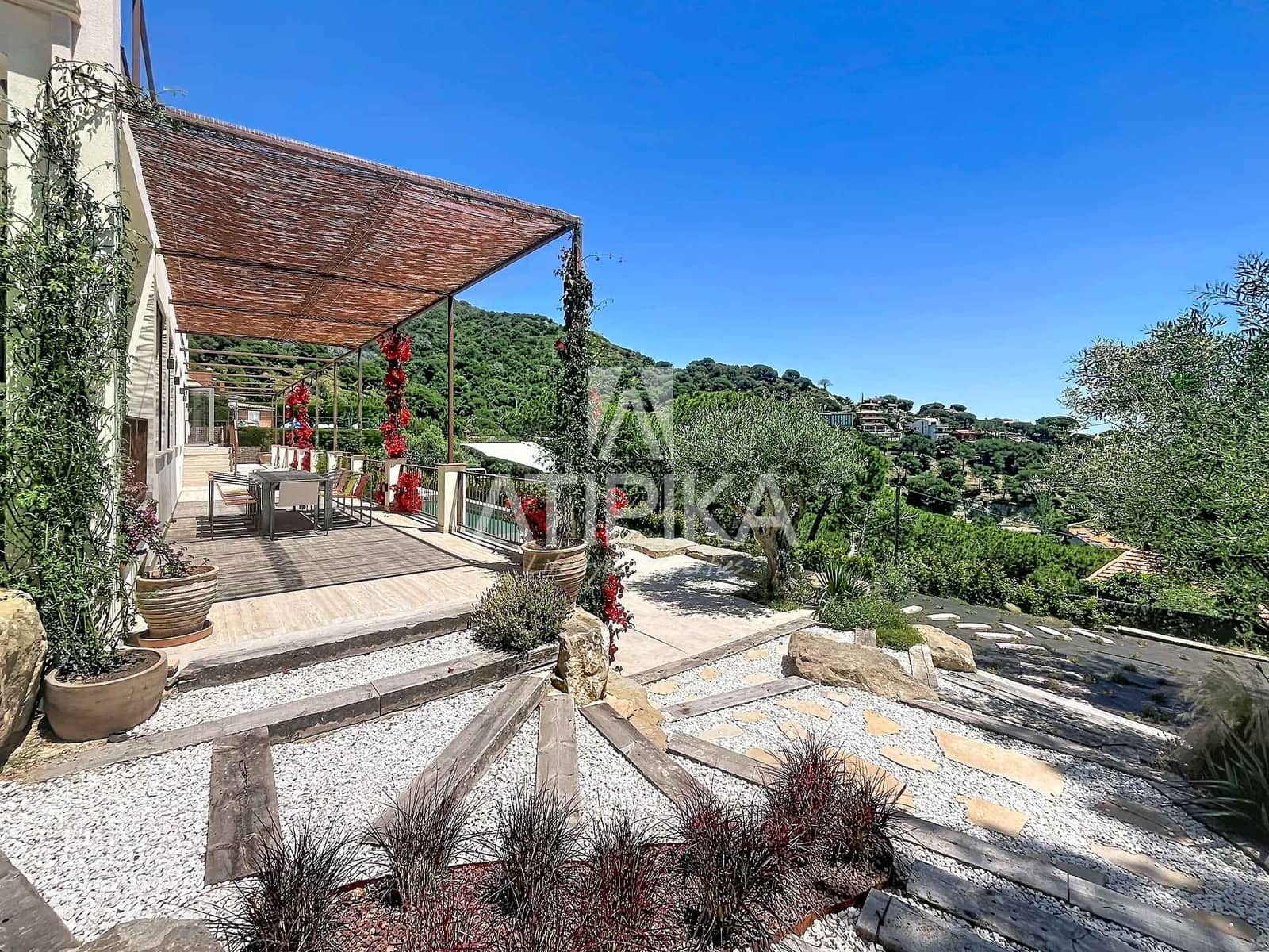6 soveværelse Villa til salg i Cabrils med swimmingpool - € 3.500.000 (Ref: 9941295)