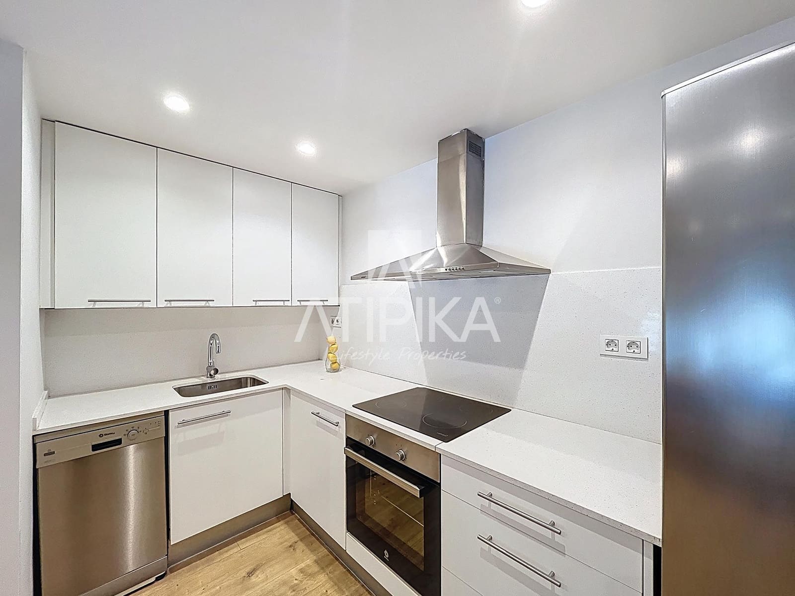 Apartamento de 2 habitaciones en Barcelona ciudad en venta con piscina - 550.000 € (Ref: 9941298)