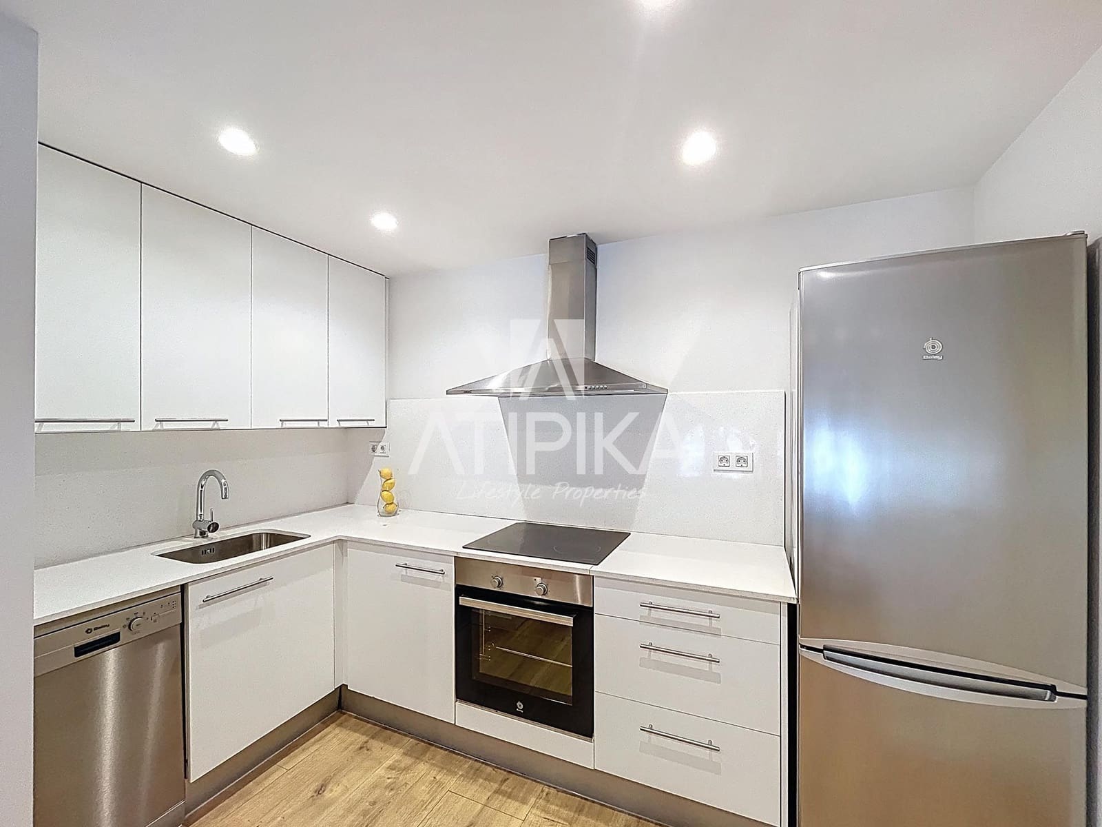 Apartamento de 2 habitaciones en Barcelona ciudad en venta con piscina - 550.000 € (Ref: 9941298)