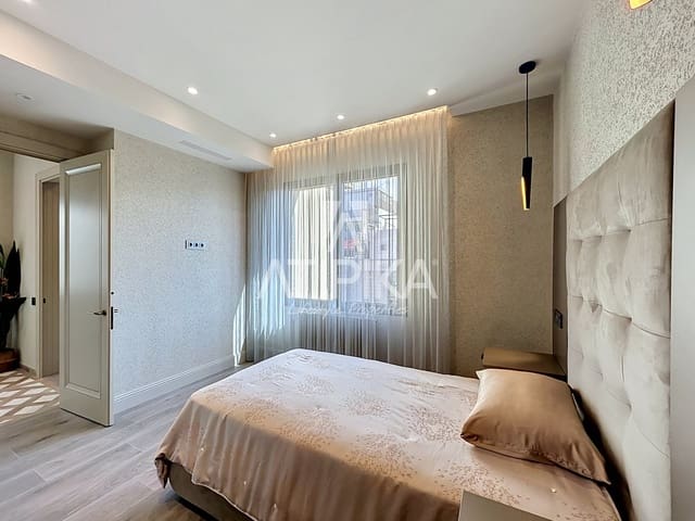 4 soveværelse Lejlighed til salg i Barcelona by - € 1.990.000 (Ref: 9941299)