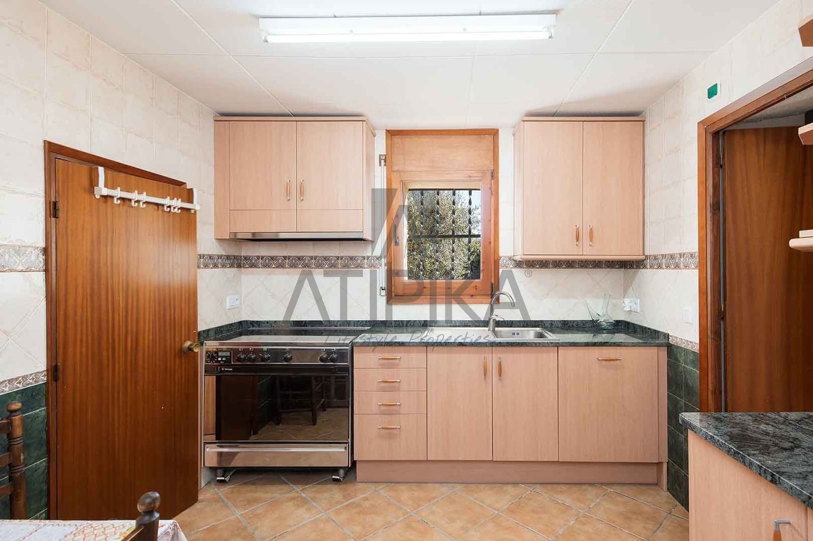 12 soveværelse Finca/Landehus til salg i Sant Marti Sarroca - € 1.050.000 (Ref: 9941307)