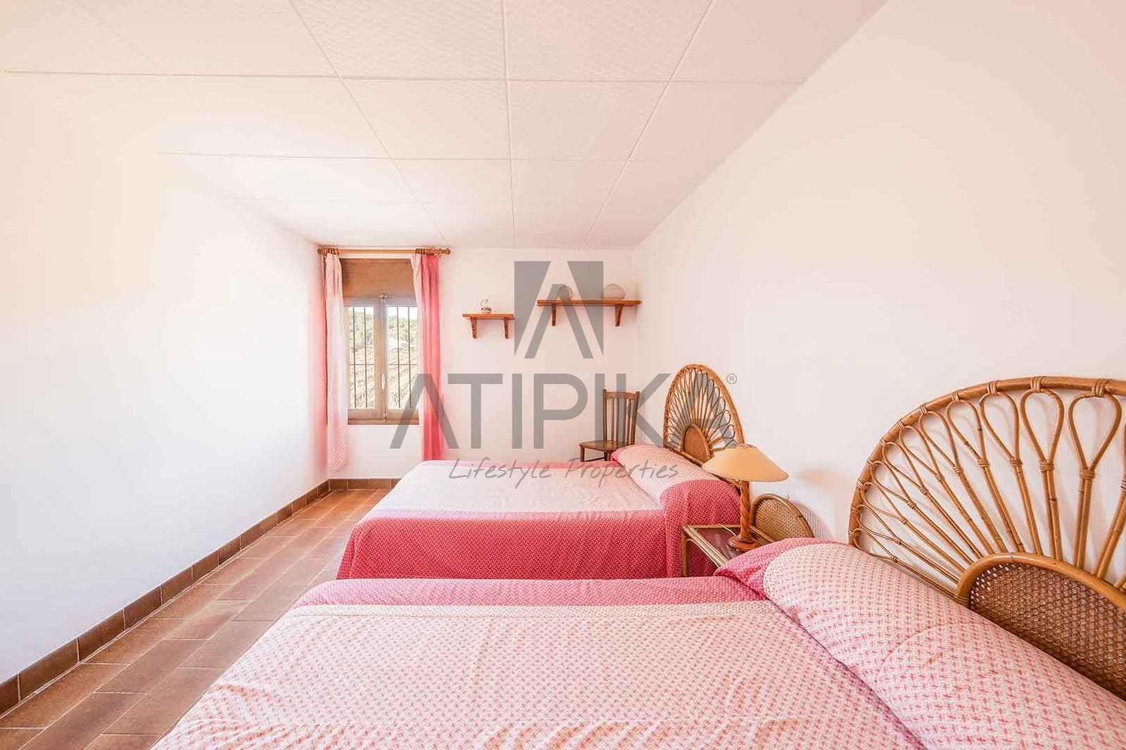 12 soveværelse Finca/Landehus til salg i Sant Marti Sarroca - € 1.050.000 (Ref: 9941307)