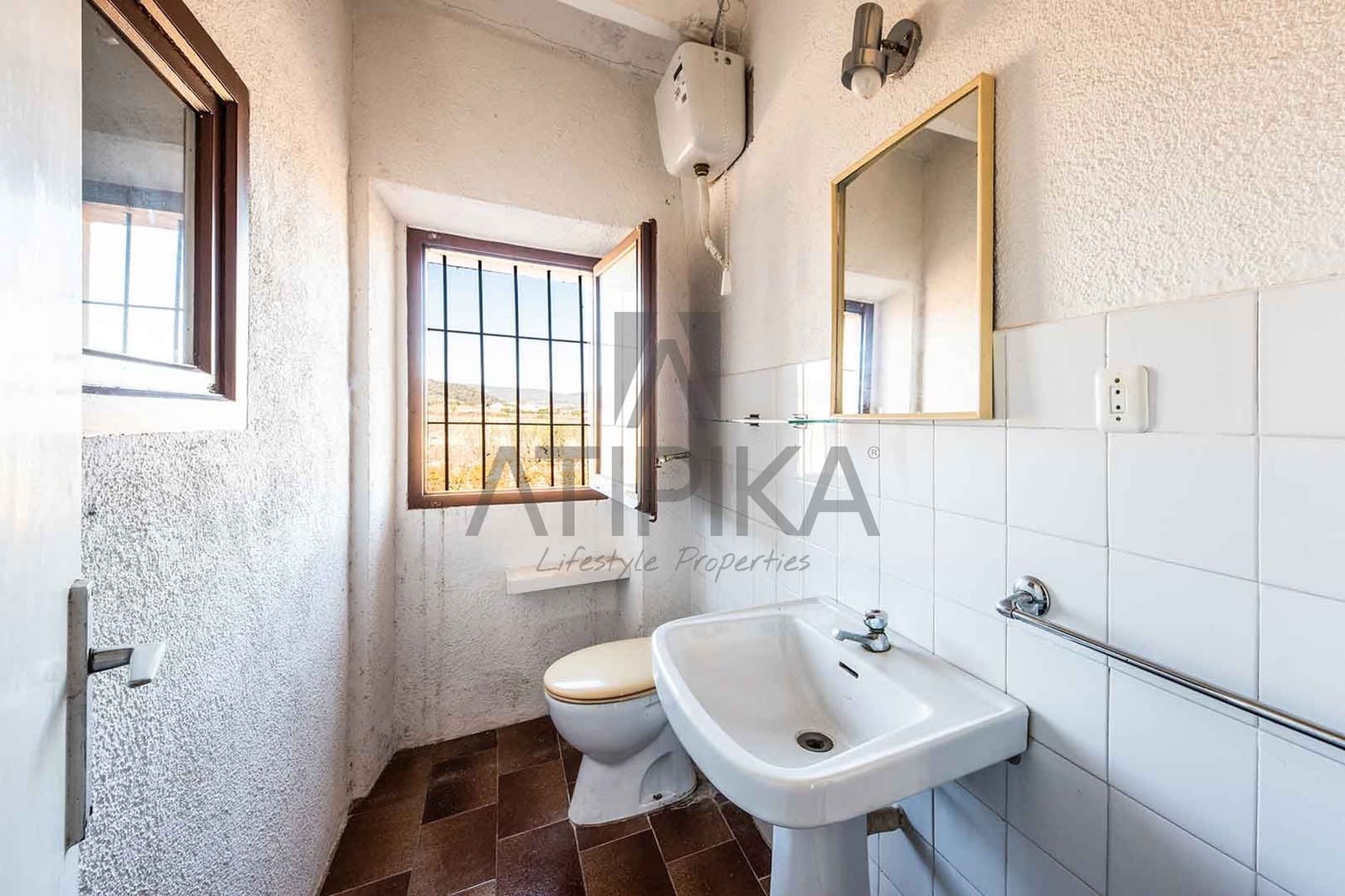 12 soveværelse Finca/Landehus til salg i Sant Marti Sarroca - € 1.050.000 (Ref: 9941307)