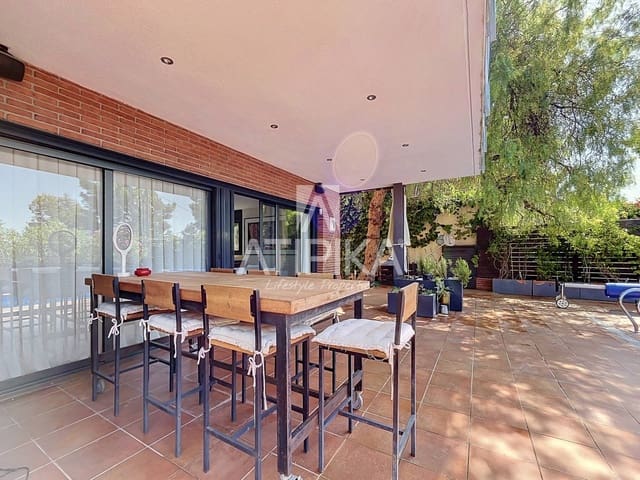 5 makuuhuone Huvila myytävänä paikassa Castelldefels mukana uima-altaan - 1 650 000 € (Ref: 9941310)