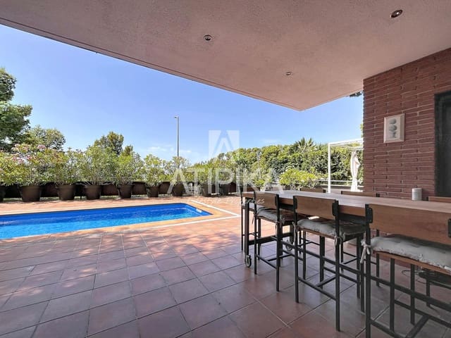 5 makuuhuone Huvila myytävänä paikassa Castelldefels mukana uima-altaan - 1 650 000 € (Ref: 9941310)