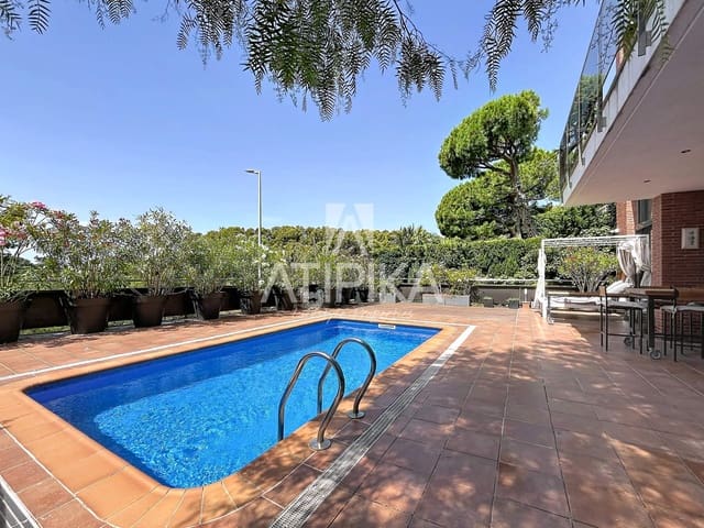 5 makuuhuone Huvila myytävänä paikassa Castelldefels mukana uima-altaan - 1 650 000 € (Ref: 9941310)