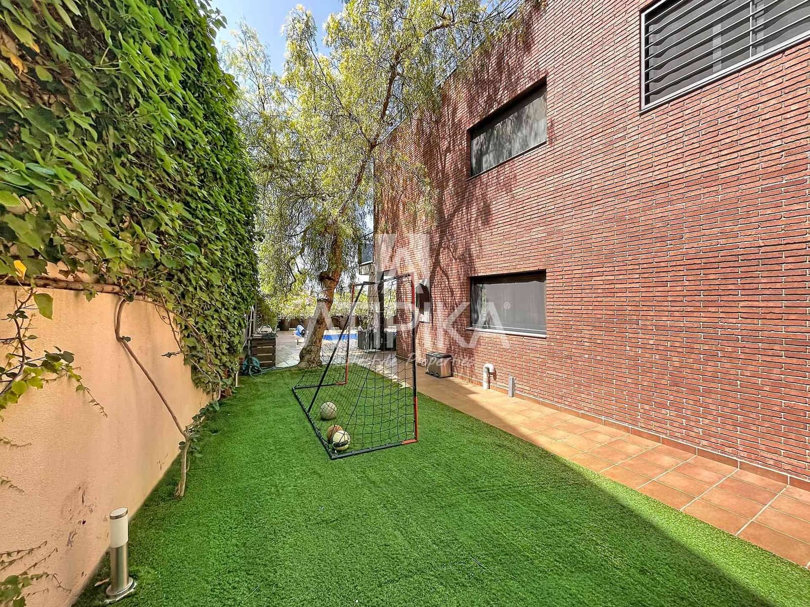 5 makuuhuone Huvila myytävänä paikassa Castelldefels mukana uima-altaan - 1 650 000 € (Ref: 9941310)