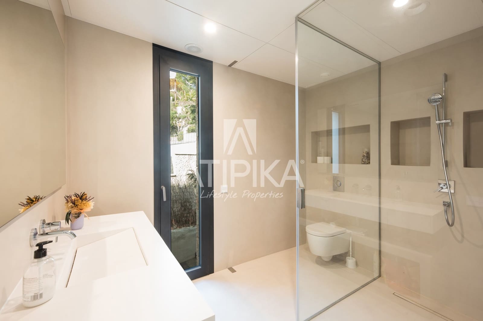 6 sovrum Villa till salu i Castelldefels med pool - 3 600 000 € (Ref: 9941313)