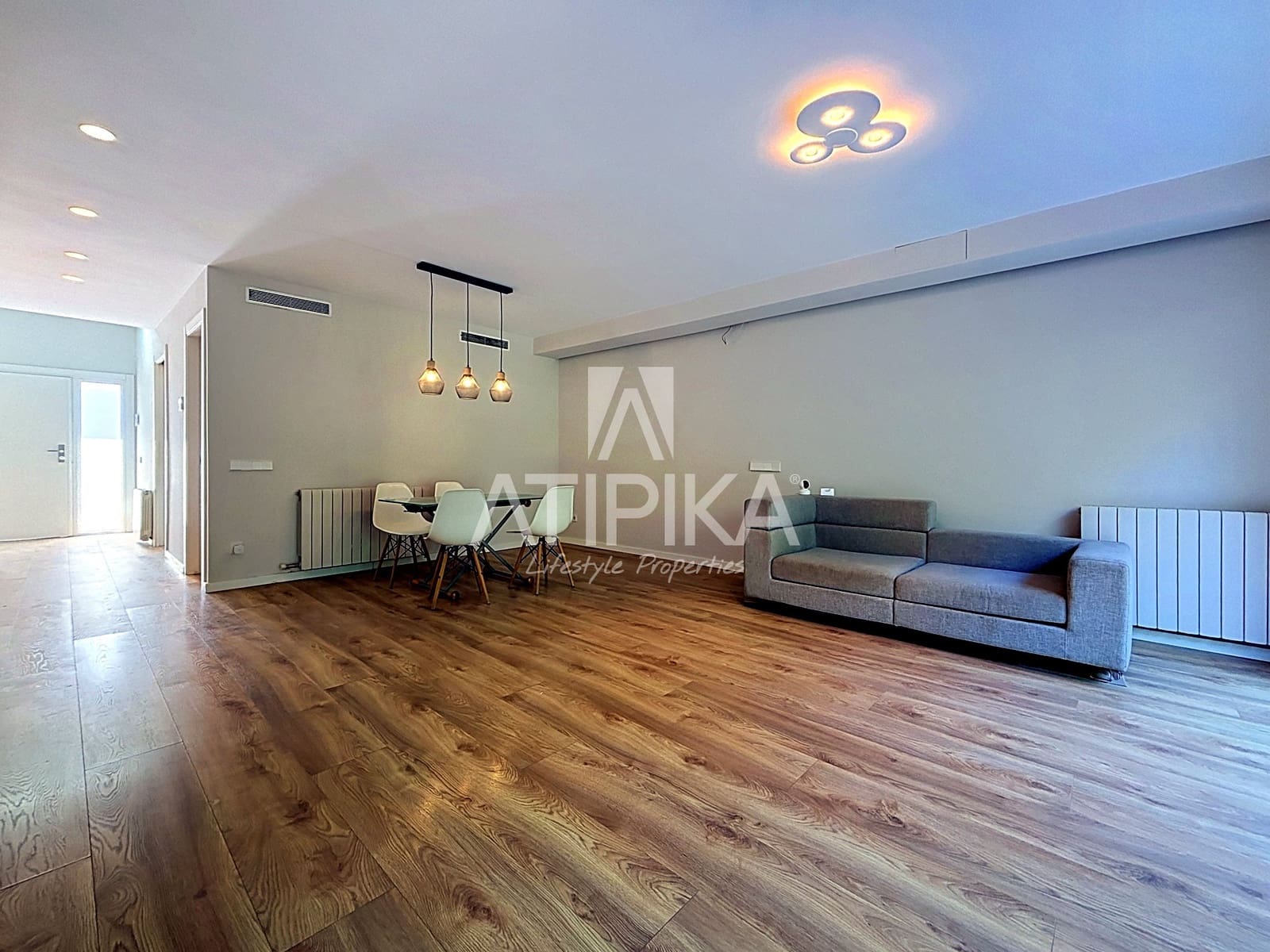 4 bedroom Villa for rent in Gava with pool garage - € 6,000 (Ref: 9941316)