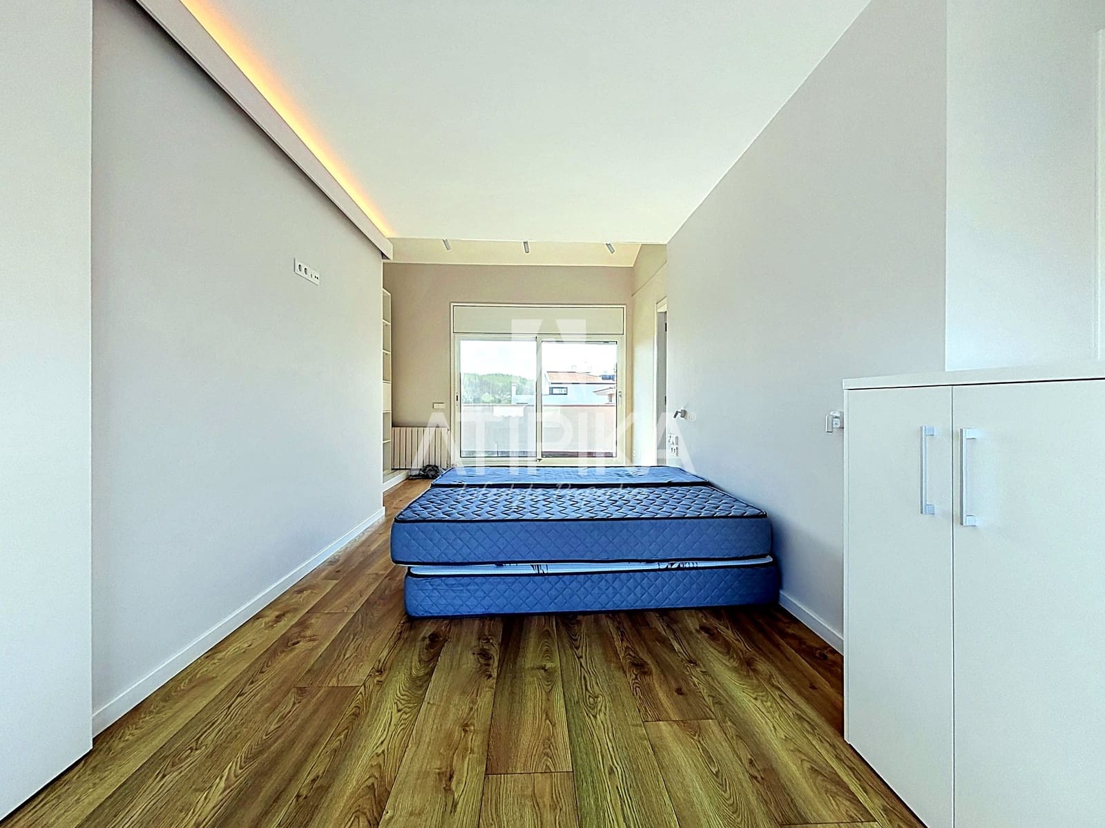 4 bedroom Villa for rent in Gava with pool garage - € 6,000 (Ref: 9941316)