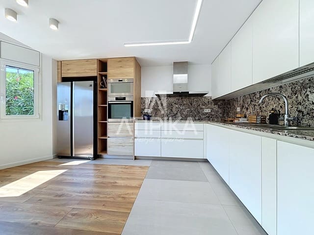 4 soverom Villa til leie i Gavà med svømmebasseng garasje - € 6 000 (Ref: 9941316)