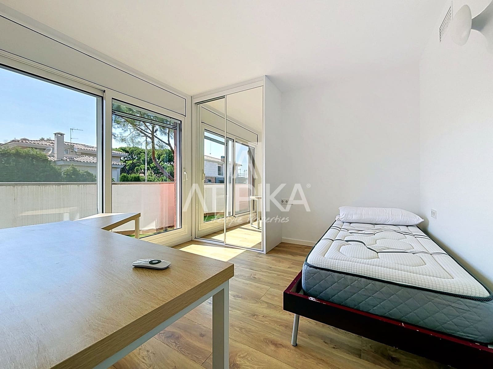 4 bedroom Villa for rent in Gava with pool garage - € 6,000 (Ref: 9941316)