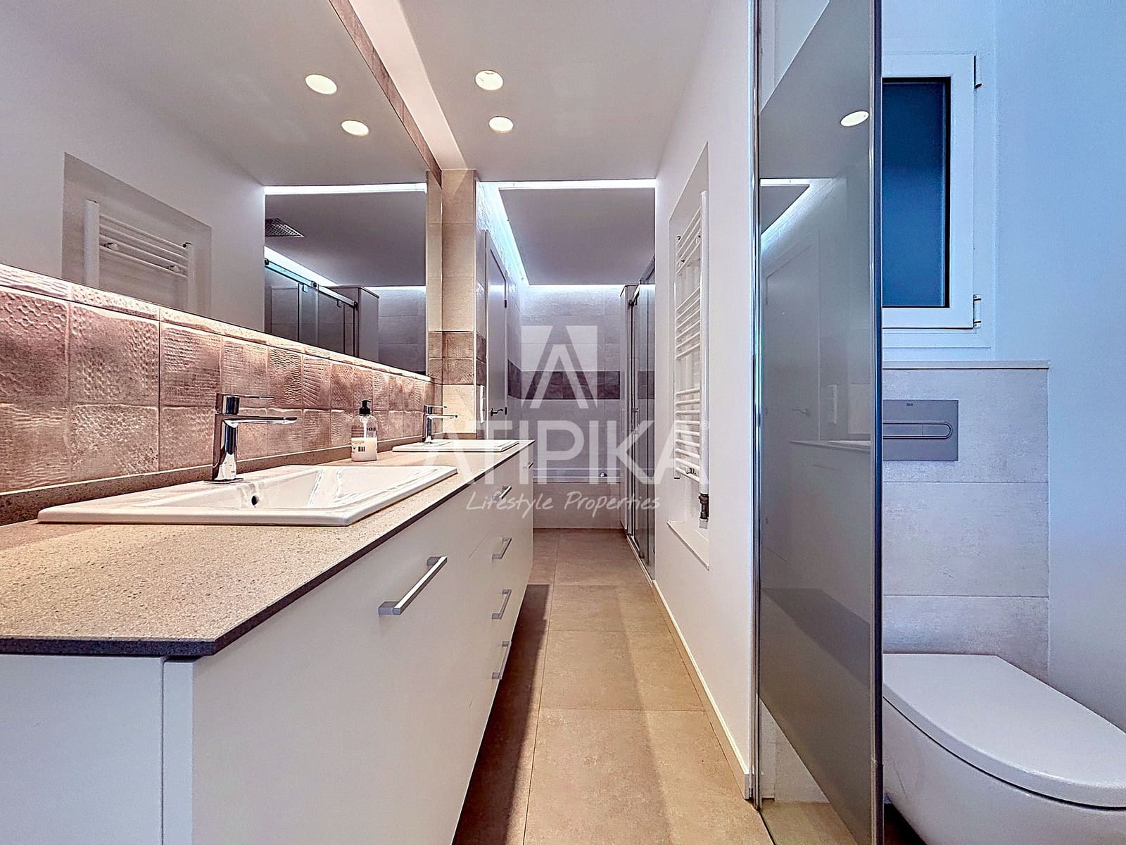 4 bedroom Villa for rent in Gava with pool garage - € 6,000 (Ref: 9941316)