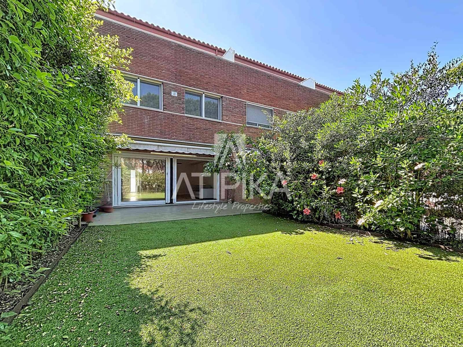 4 bedroom Villa for rent in Gava with pool garage - € 6,000 (Ref: 9941316)