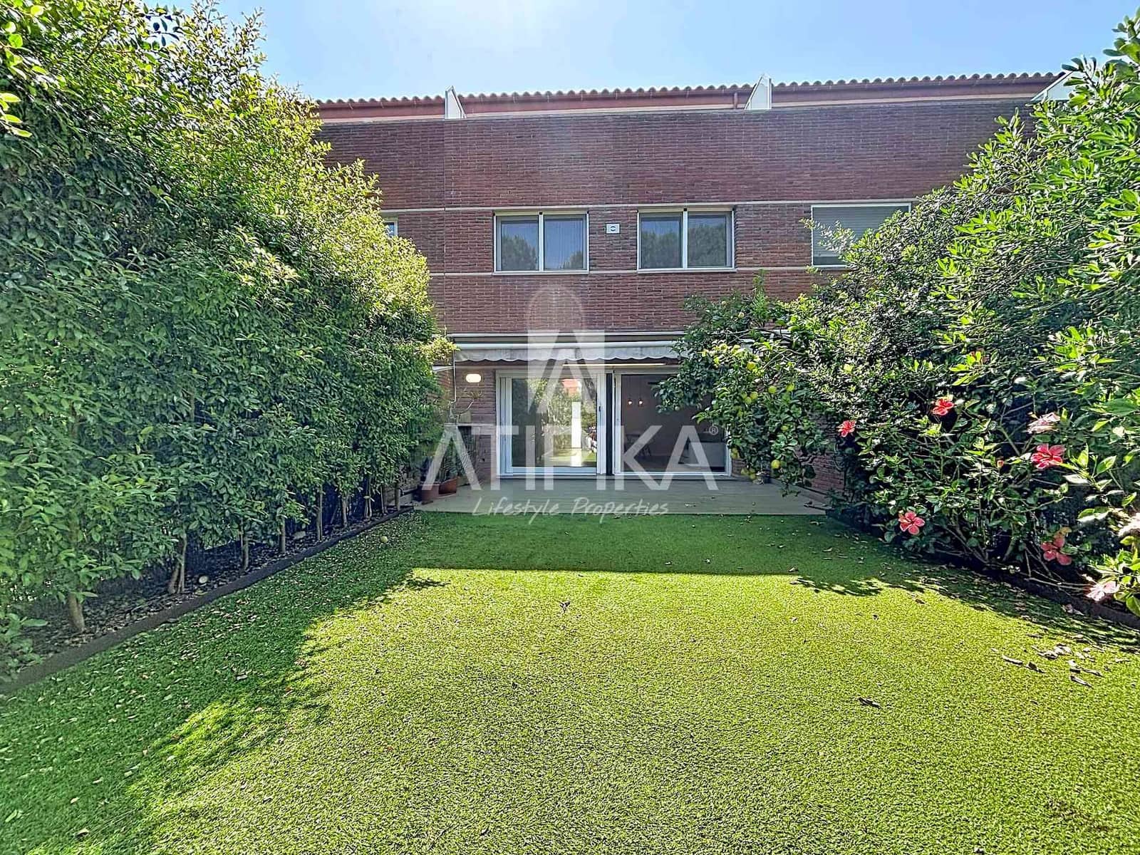 4 bedroom Villa for rent in Gava with pool garage - € 6,000 (Ref: 9941316)