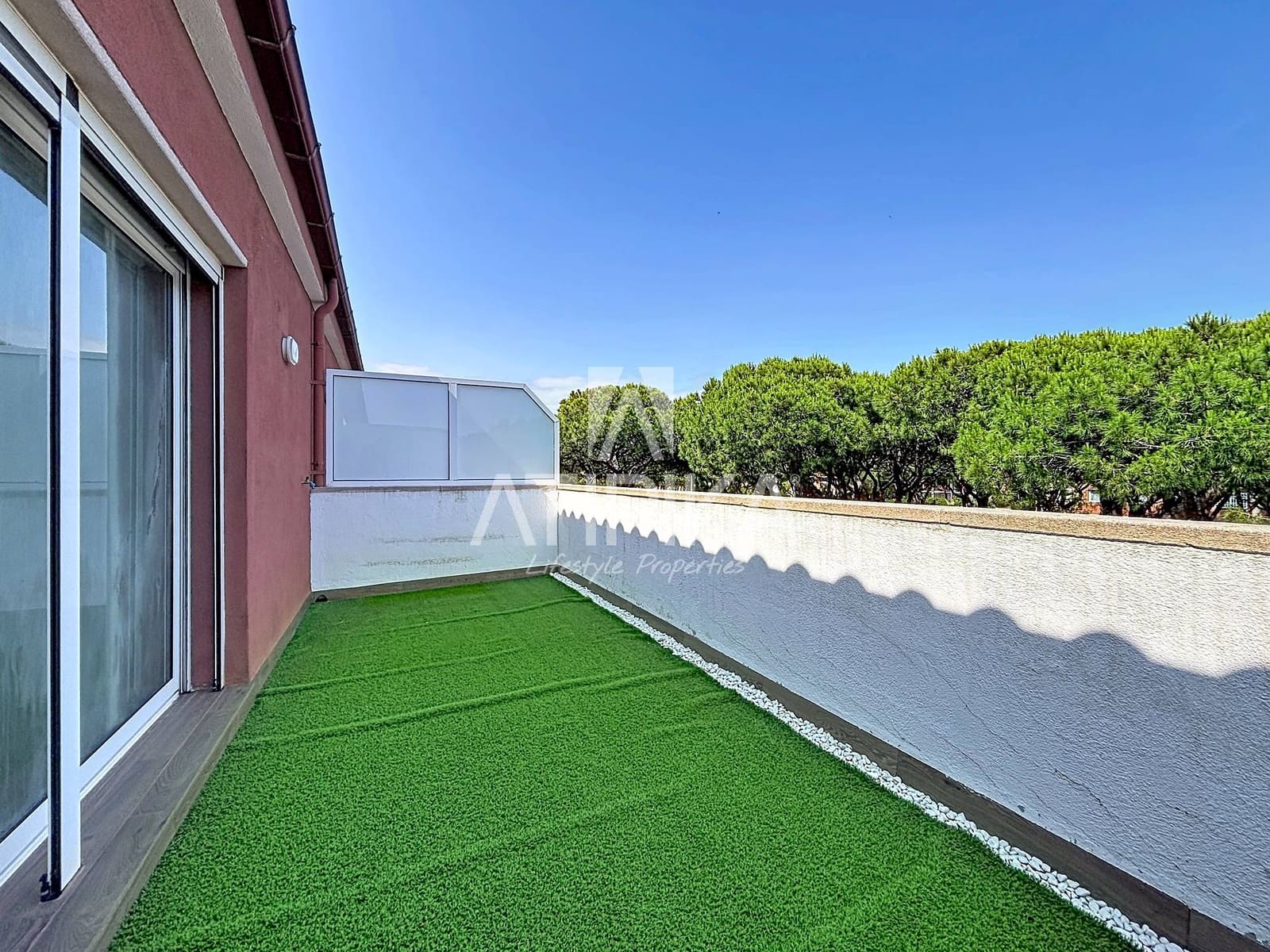 4 bedroom Villa for rent in Gava with pool garage - € 6,000 (Ref: 9941316)